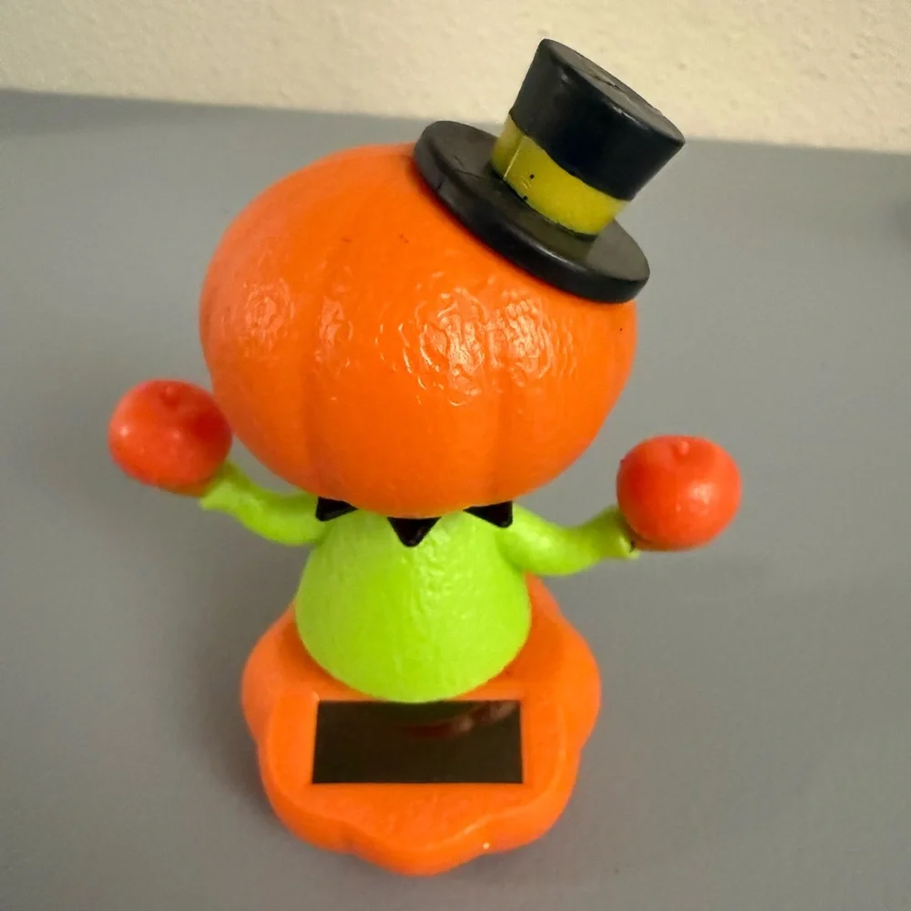 Solar Dancing Jack-O-Lantern Pumpkin Halloween Toy Greenbriar International Used
